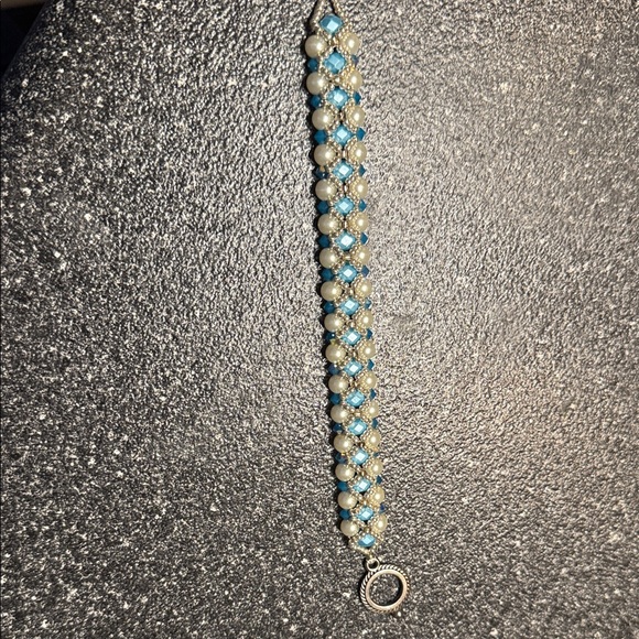Elegant Blue and Silver Beaded Bracelet - Picture 4 of 5
